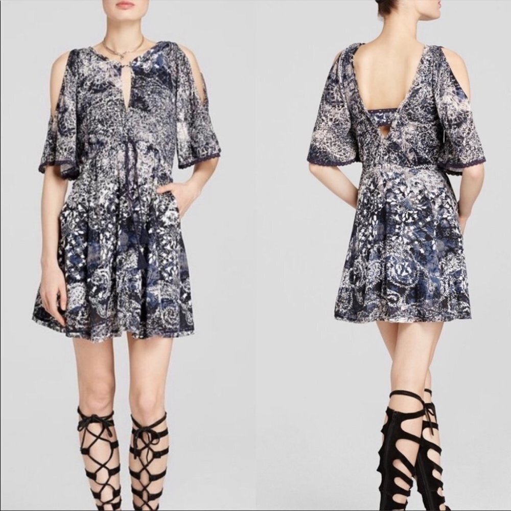 Free People blue printed Love Birds  mini dress / long tunic bohemian w/pockets